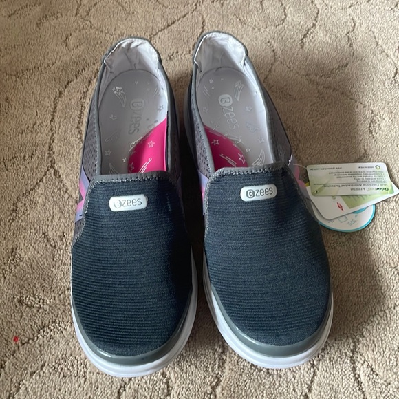 Bzees Shoes Bzees Slip On Shoe Nwt Poshmark